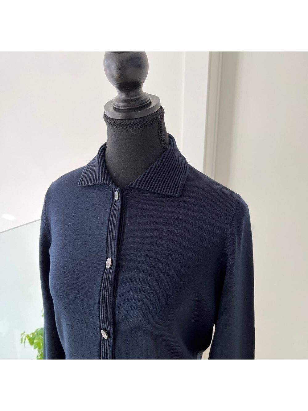 LIZ CLAIBORNE Silk Blend Fine Knit Navy Blue Shell Button Collared Cardigan Chic - Picture 8 of 16